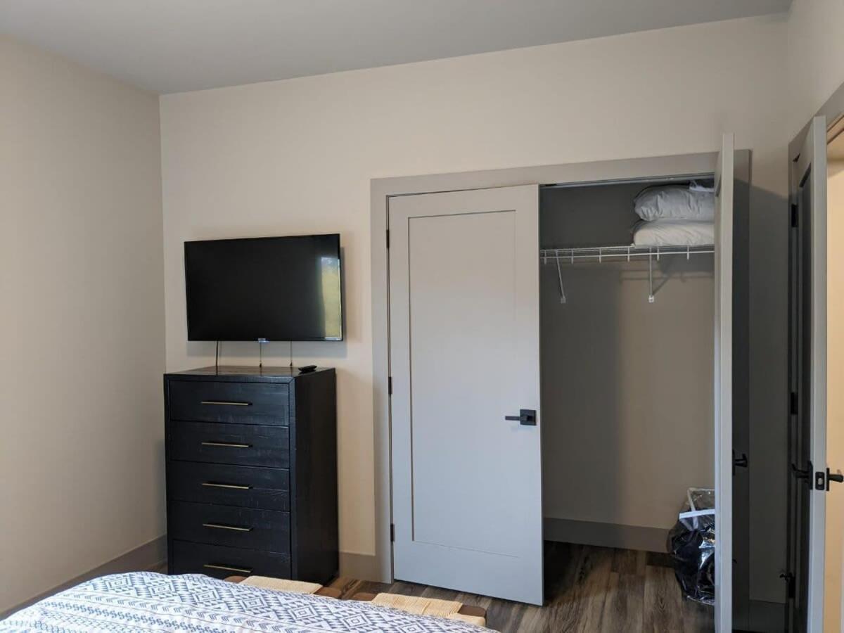 Modern Condo 210 Just Blocks From Lake Michigan 트래버스 시티 외부 사진